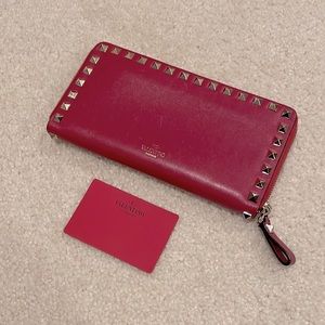 Valentino Garavani Rockstud Leather Continental Wallet
